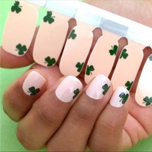 *Rare, Retired* Color Street: Irish You Luck | St. Patrick’s Day Shamrock Beige